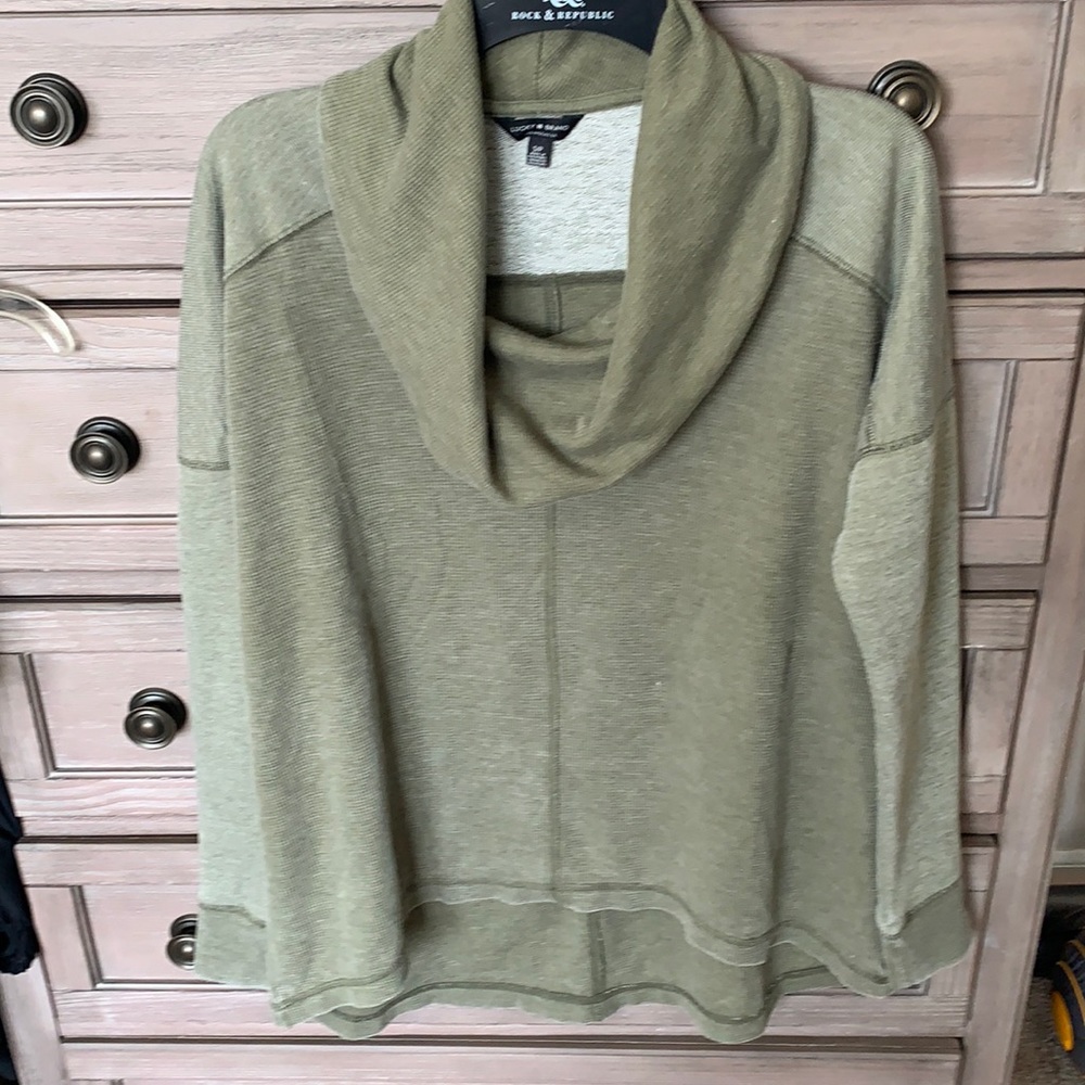 Lucky Brand olive green cowl neck waffle top, size S/P in EUC.